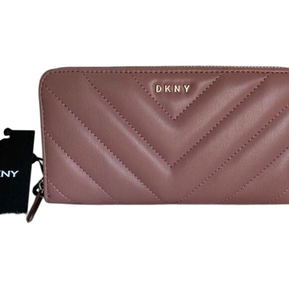 Brand New DKNY Blush Quilted Chevron Large Zip Around Bi-Fold Wallet Msrp $118 - Picture 1 of 9